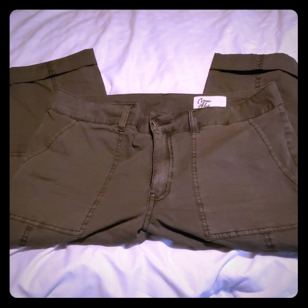 Olive Cargo Cropped Pants